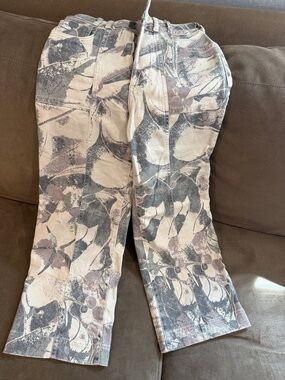 Pilcro Neutral Abstract-Print Wide Leg Pants in Beige & Gray